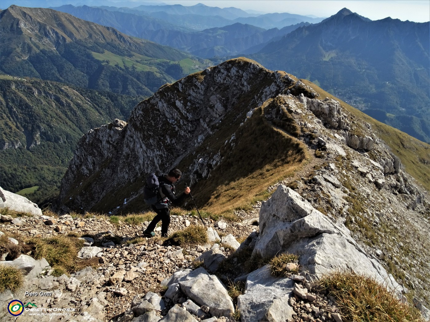 60 Scendiamo con attenzione nei passaggi impegnativi.JPG